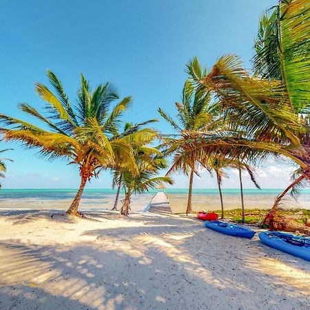 Blue Water Beach Villas Сан-Педро Экстерьер фото