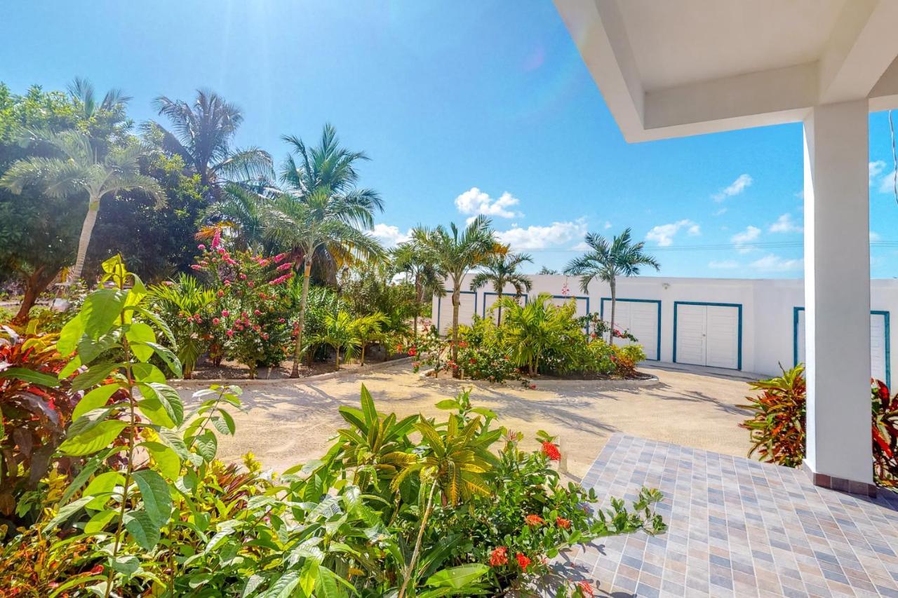 Blue Water Beach Villas Сан-Педро Экстерьер фото